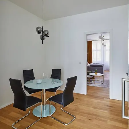 Modern & Elegant, 3 Min Of Wenceslas Square * פראג