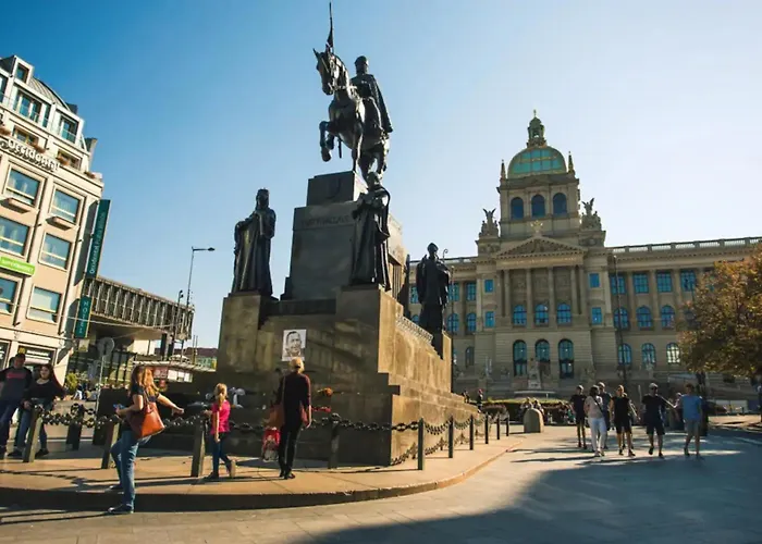 Modern & Elegant, 3 Min Of Wenceslas Square Apartament *