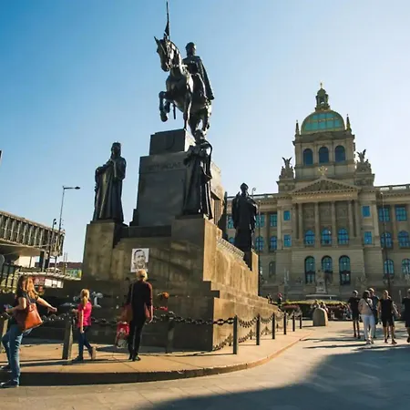 Modern & Elegant, 3 Min Of Wenceslas Square شقة *